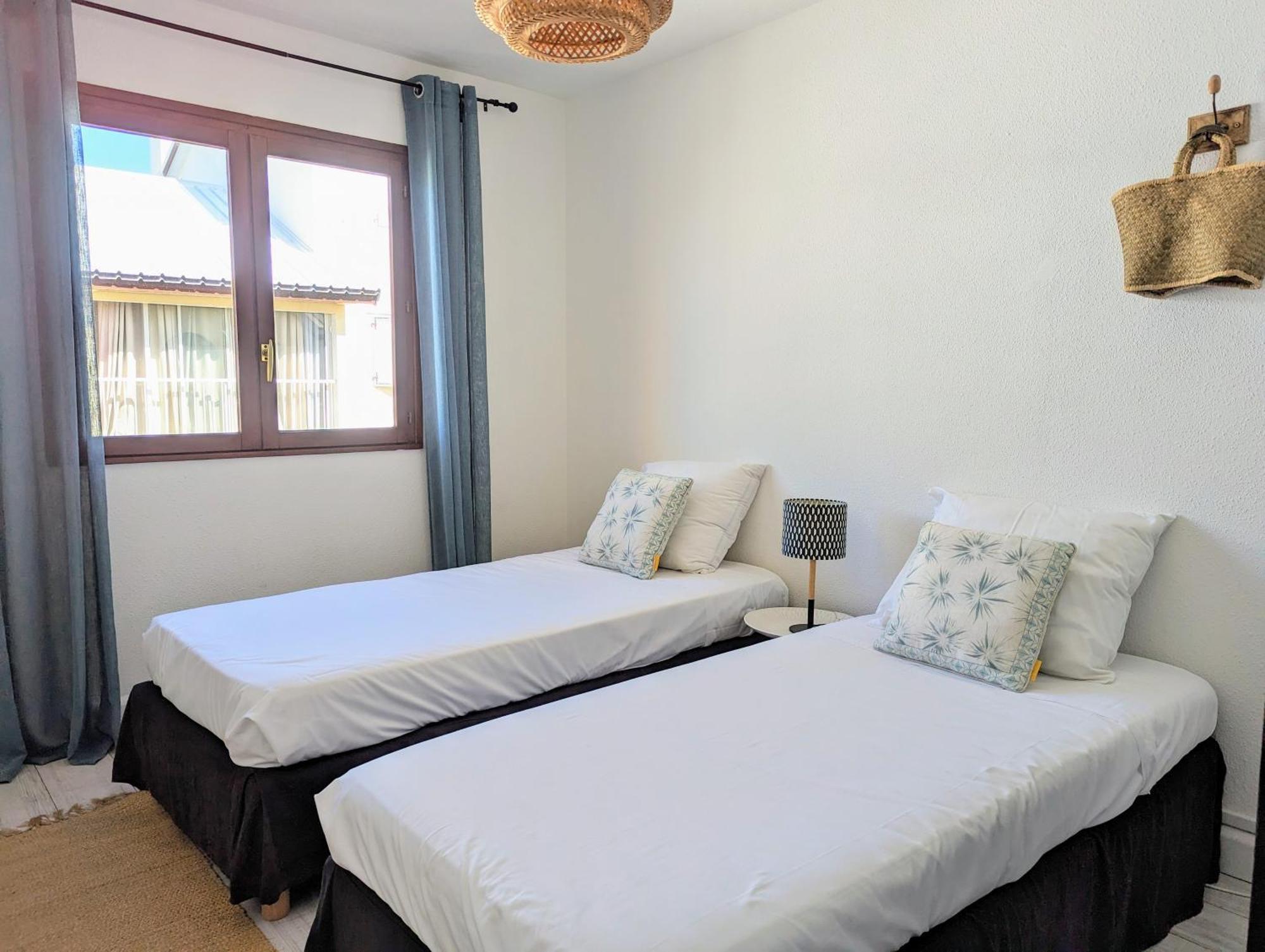Cap Saint Gilles - T3 Vue Sur Le Port Apartment Bagian luar foto